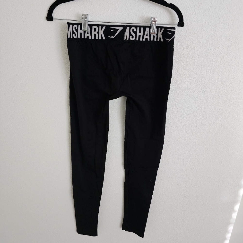 ✅️ Gymshark black workout leggings size small
